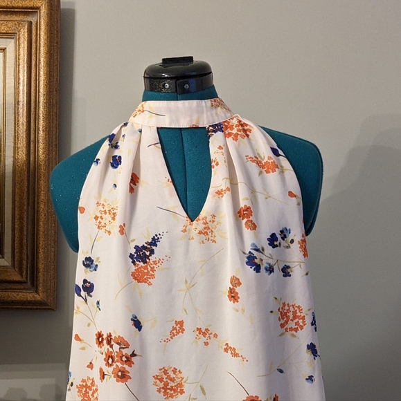 Rose and Olive Sleeveless Floral Blouse - Small - Picture 2 of 5